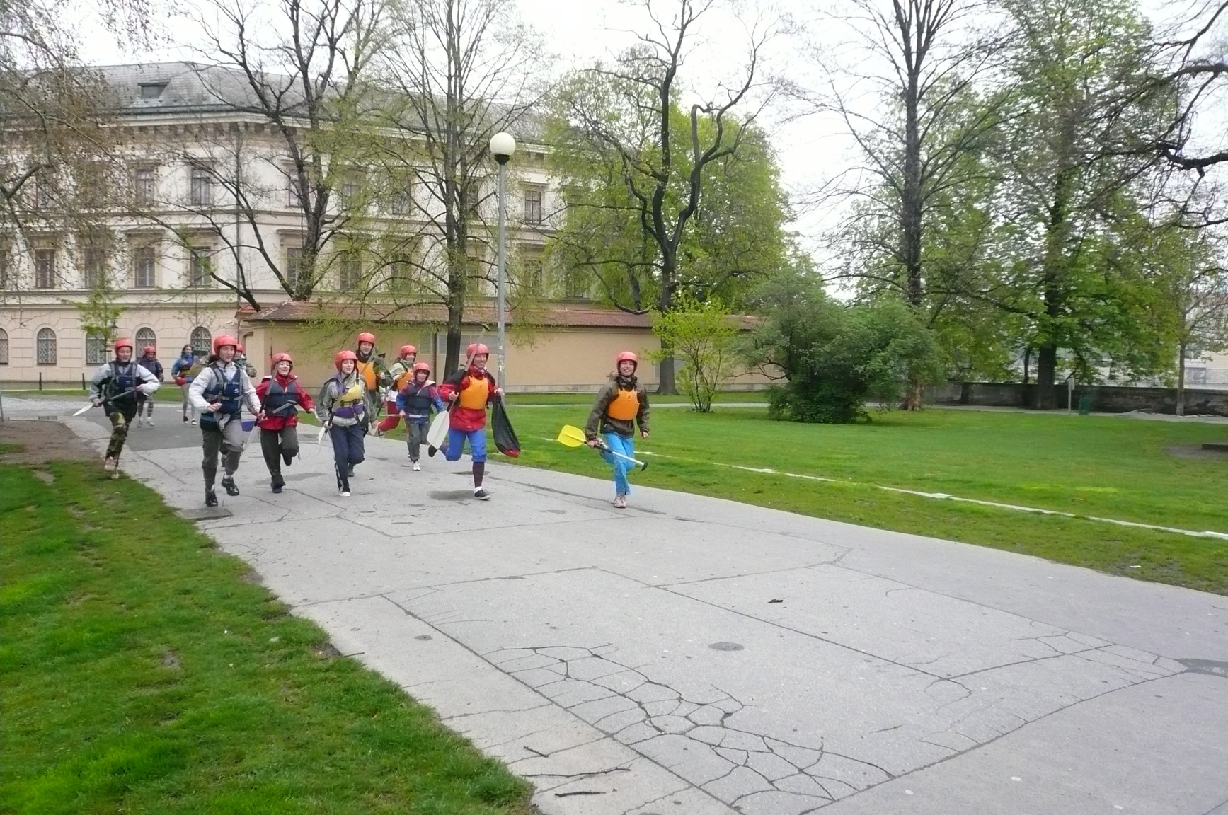 CAL 2008 04 Studna jez za vecera septa 15